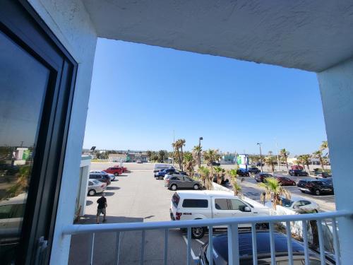 Beachside Hotel - Daytona Beach - NO POOL