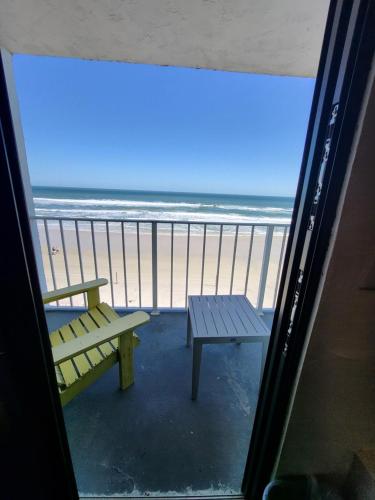 Beachside Hotel - Daytona Beach - NO POOL