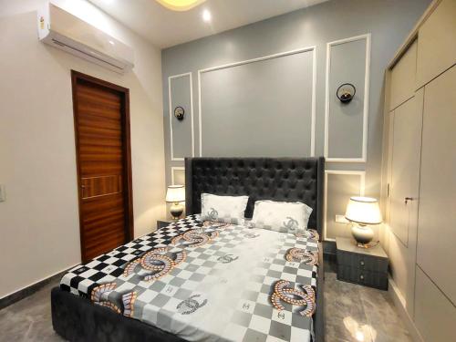 Shaw Estate- Near Expo Mart Mehra Farm - image 2