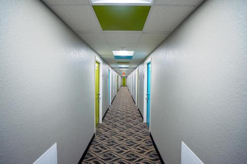 North American Motor Inn - image 14