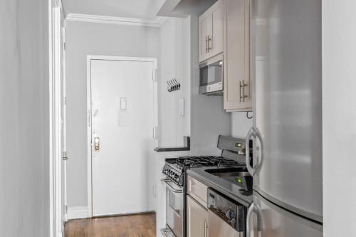 Gramercy Park 2br w wd balcony nr 6 train NYC-947 in New York, USA