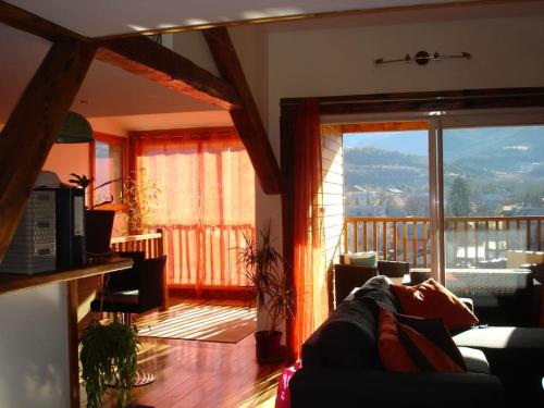 Appart T3 de charme sous les toits Jausiers 6 pers - Apartment - Jausiers