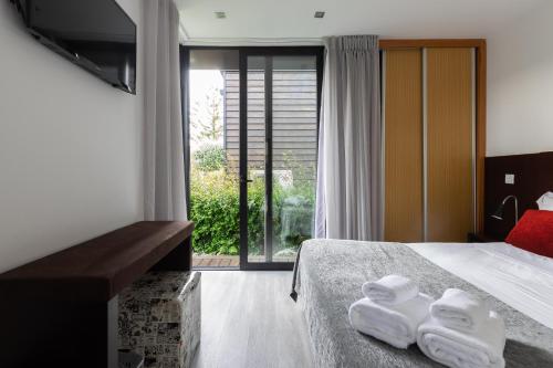 Deluxe One-Bedroom Villa with Spa Access