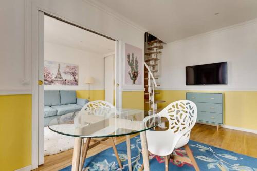 Shared lounge/TV area, Duplex Moderne Cosy - Proche Porte d'Italie - Parking in Le Kremlin Bicetre