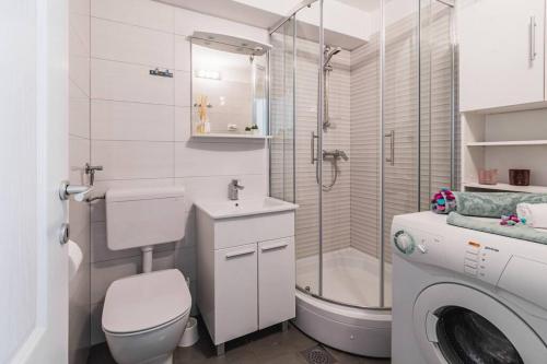 Holiday home Marina-renovated house in city center, Rogoznica (photo 9)