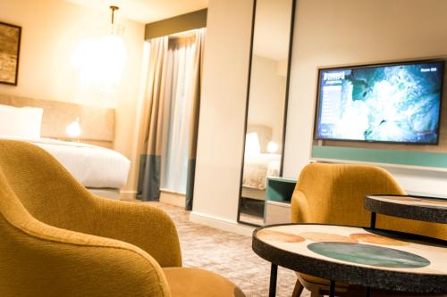 Staybridge Suites London Heathrow - Bath Road, an IHG Aparthotel