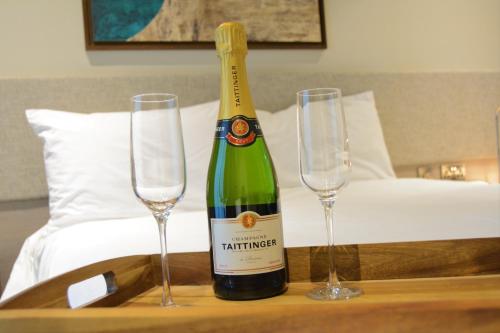 Staybridge Suites London Heathrow - Bath Road, an IHG Aparthotel