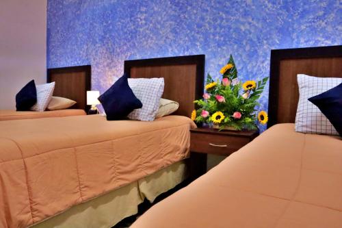 3 twin beds
