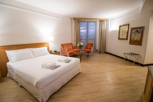 SHG Hotel De La Ville - image 12