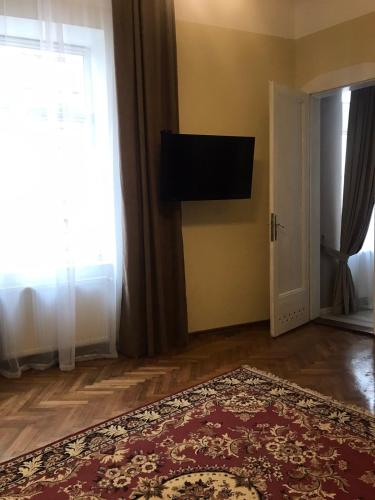 Оренда просторої 2-кімнатної квартири в центрі Чернівців на Турецькій 18