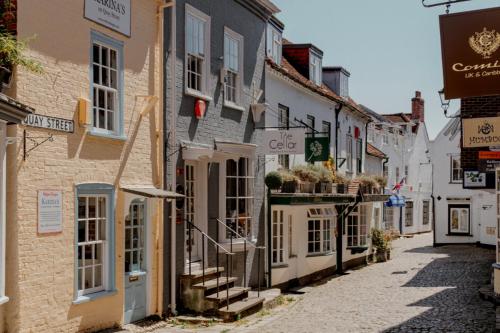 Stunning Luxury Apartment in Central Lymington