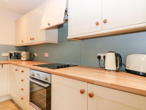 White Hillocks Farm House - image 8