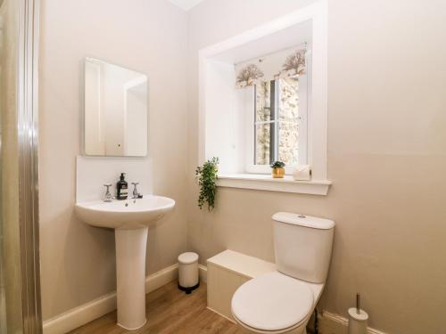 White Hillocks Farm House - image 4