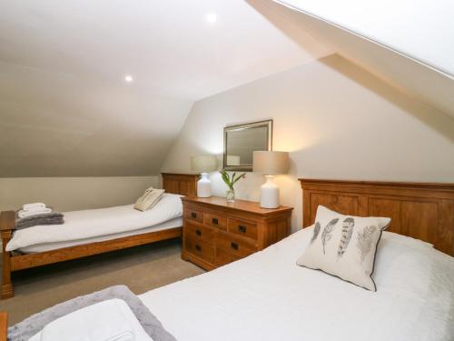 White Hillocks Farm House - image 14