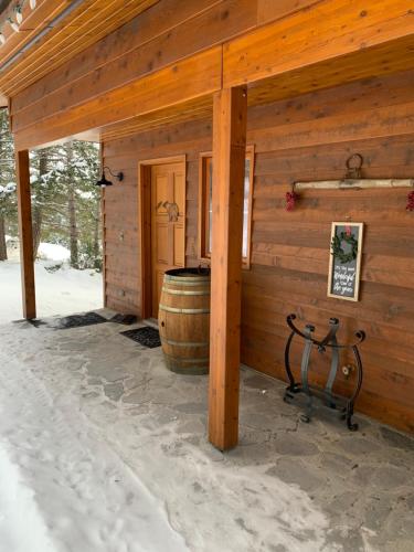 The Horse Lake Inn in 100 Mile House (BC)