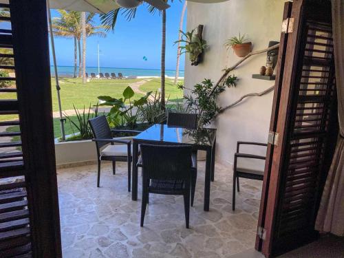 Studio Apartment with Sea View image 2