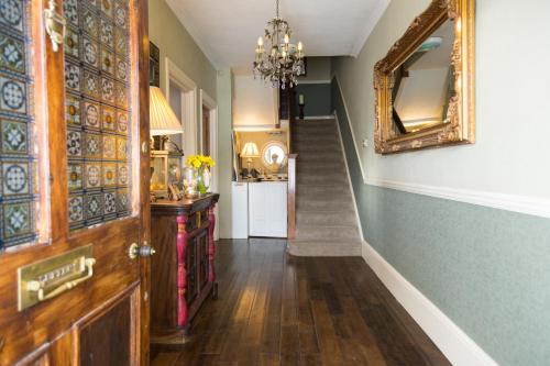 ล็อบบี้, โบซานเน็ธ (Bosanneth) in ฟาร์ลเมาส์