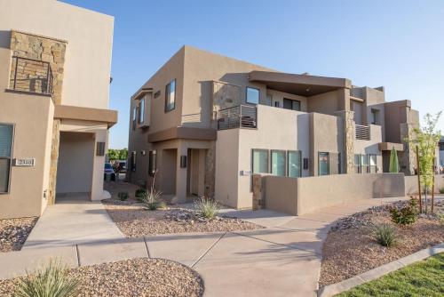 Modern Family Villa Private Hot Tub and Balconies