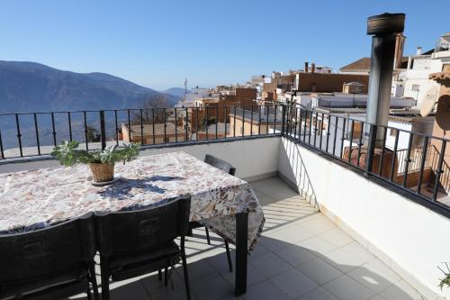 Balkons/terase, Casa corasol, a cozy, comfy, 2BR house- panoramic view and rooftop in Carataunas