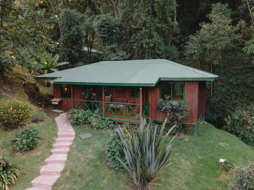 Viesnīcas āriene, Trogon Lodge in San Gerardo de Dota