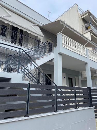 Ifos Apartments - Λητή