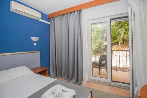 Hotel Lumbarda Room Type - Standard Double or Twin Room with Garden View