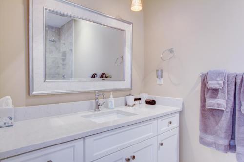 The Charleston Chestnut Mansion The Charleston Chestnut Mansion