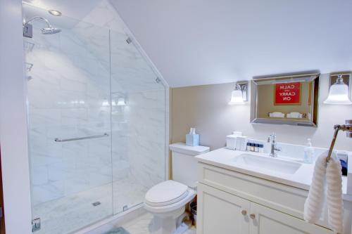 The Charleston Chestnut Mansion The Charleston Chestnut Mansion