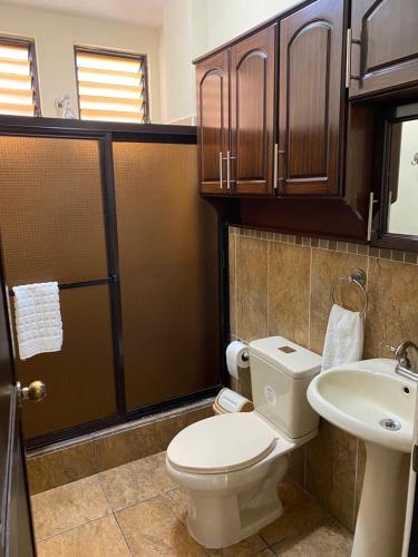 Bathroom, Apartamento #1 Portal de Occidente in Quiche