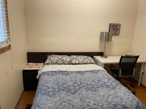 Room 2 at Main St near Subway Station and Beach