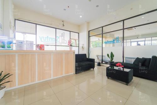 RedLiving Apartemen Tamansari Panoramic - Santuy Agency Lobby P1 9