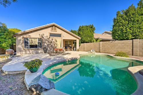 Glendale Home, 4 Mi to Peoria Sports Complex!