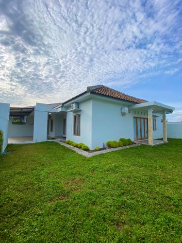 Guesthouse Casamontana Magelang (3 Bedroom Full AC)