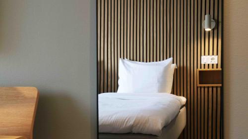 4 twin beds