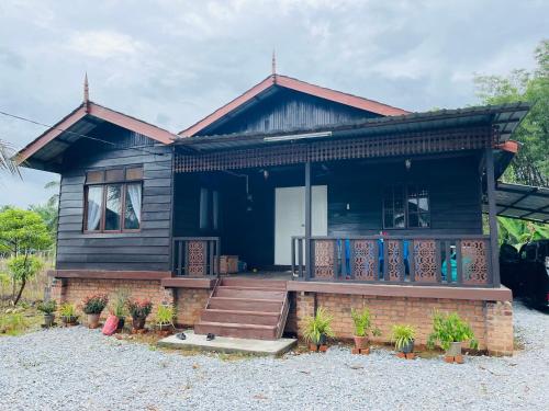 NAZIRIN HOMESTAY D’VILLAGE MUAR BATU PAHAT – khách sạn tại Parit Jawa