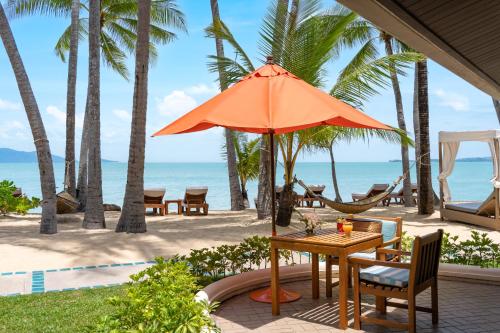 Deluxe Beachfront Villa room in Santiburi Koh Samui