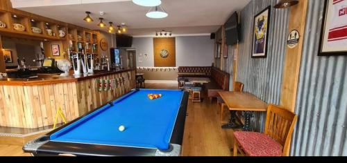 Bold Arms – Beaumaris