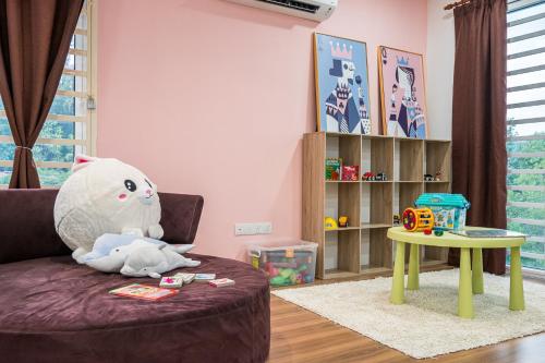 Recreational facilities, 5Bedroom Villa @ Seremban 20pax Netflix Projector Pool in Seremban