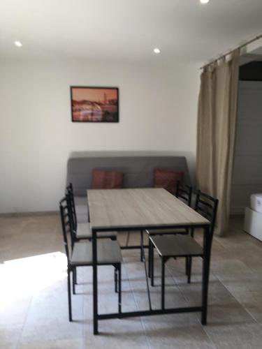Létesítmények, independent house of 30m2 near creeks in La Ciotat
