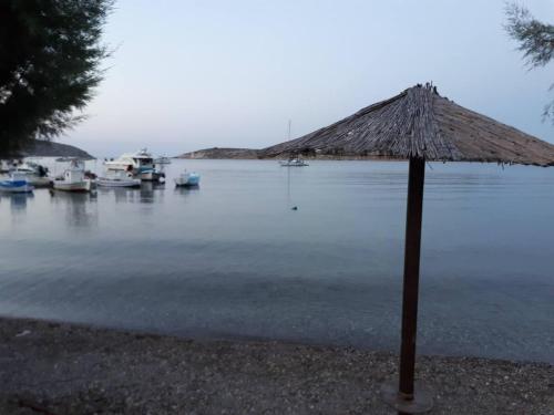 LEROS VILLA BLEFOUTI