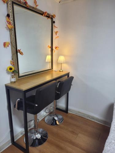 Newly renovated spacious 2 bedroom unit in HBC #1, Seoul (photo 10)