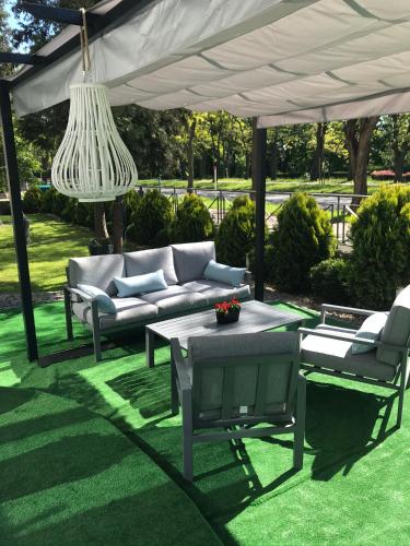 Aed, Hotel Falko in Rumia