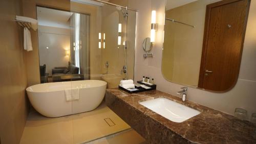 Junior Suite image 6