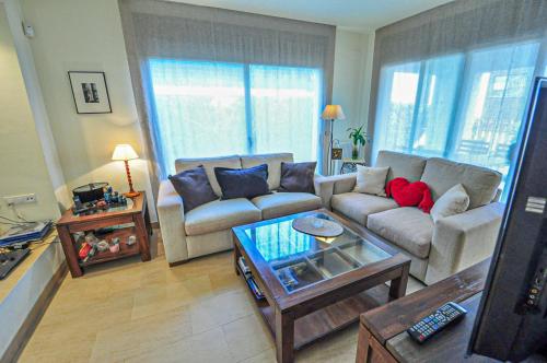 Passeig del mar 1 C ONLY FAMILIES