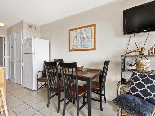Beach & Tennis Admirals Row 105 1 Bedroom Sleeps 6 Ocean Front 2 Pools Tennis - image 12
