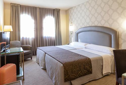 Macia Alfaros Hotel Cordoba