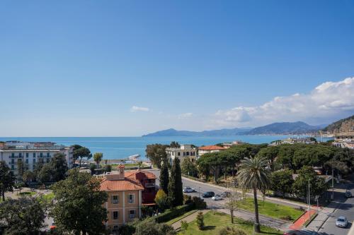 025 - Casa Panoramica in centro, 90metri SPIAGGIA VISTA MARE con TERRAZZO Vista Portofino