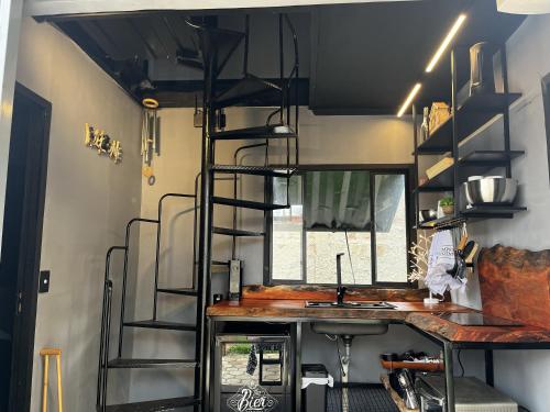 Container-Spa quente, projetor cine, lareira, churrasqueira-20km de Brotas