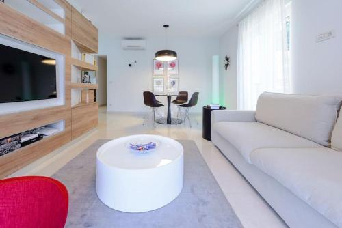 Private Oasis (OWNER)