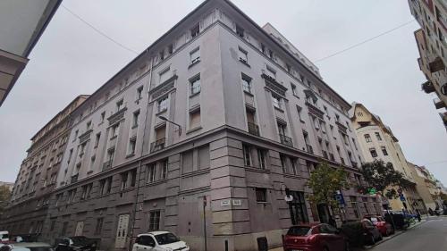 Perfect located flat with gametable Room Type - Three-Bedroom Apartment